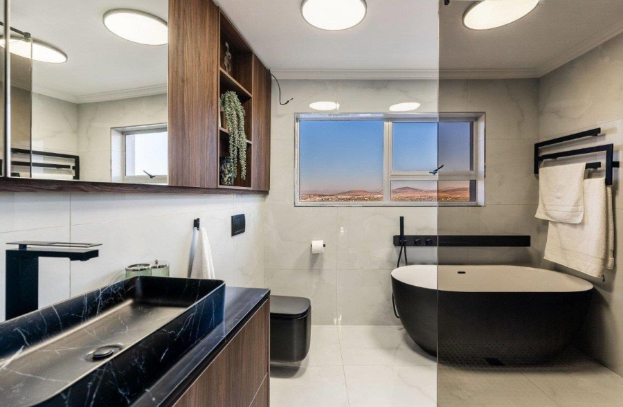 4 Bedroom Property for Sale in Beachfront Western Cape